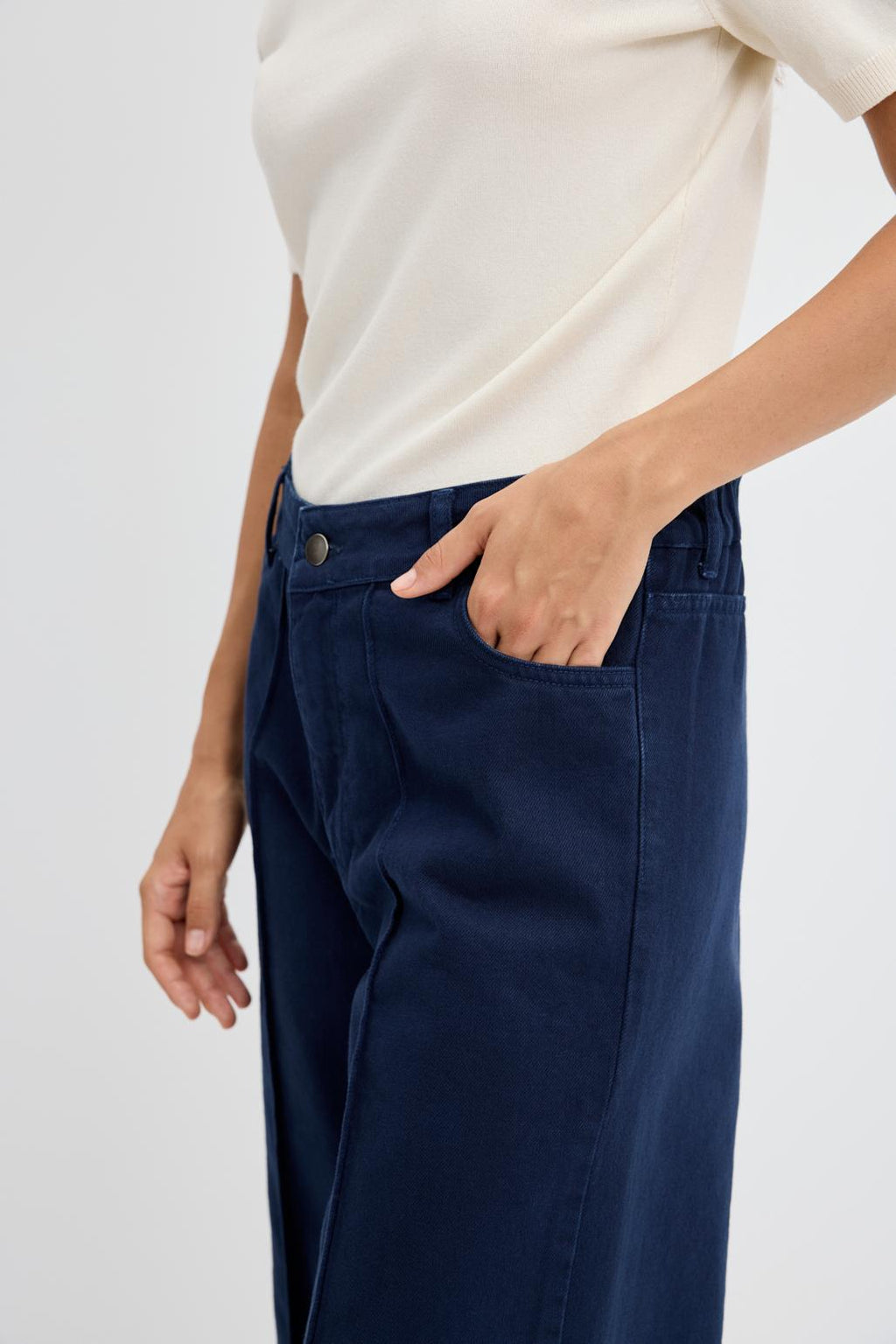 Pantalon en gabardine bleu marine à double revers